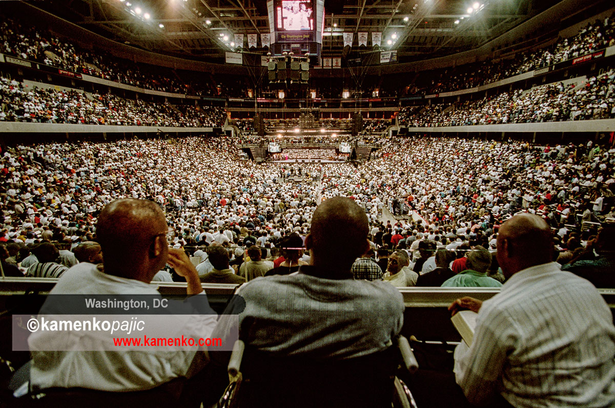 Audience listens to Bishop T.D. Jakes at the Verizon Center
